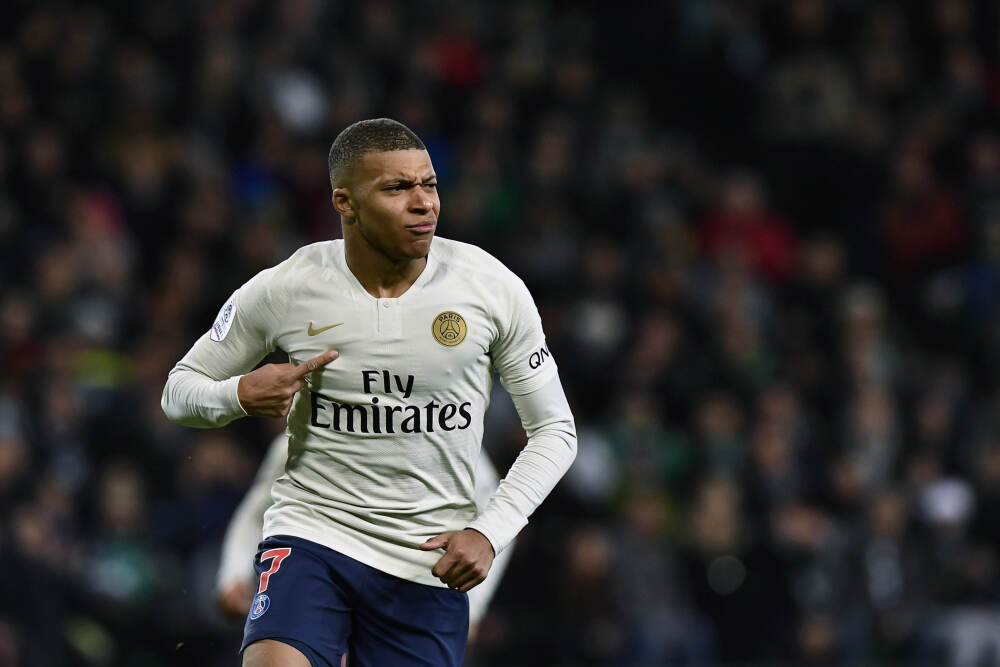 NBA官宣! 小卡场均41+9力压杜兰特约基奇 携手布朗赛季首获周最佳